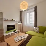 Charming & Cozy Ambiente 3* Bratislava